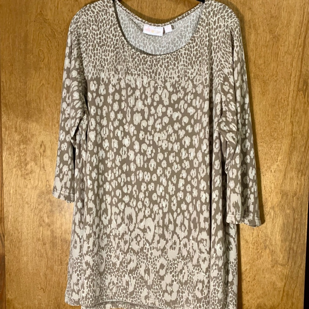 Belle by Kim Gravel top